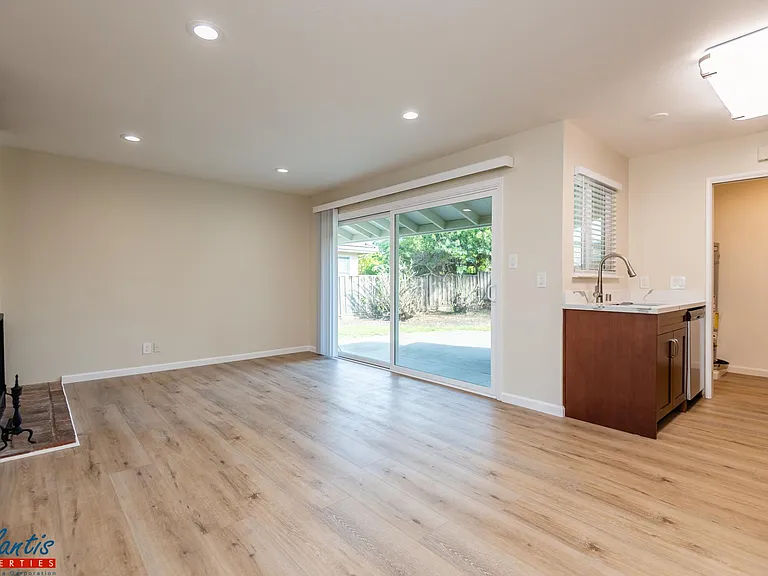 6608 Dartmoor Way — Photo 5