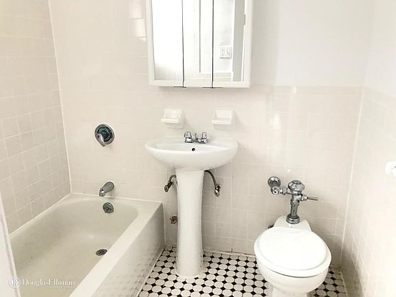 4th image of 4835 46th St APT 1E
