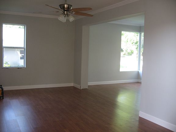 3rd image of 300 Burbank Ave