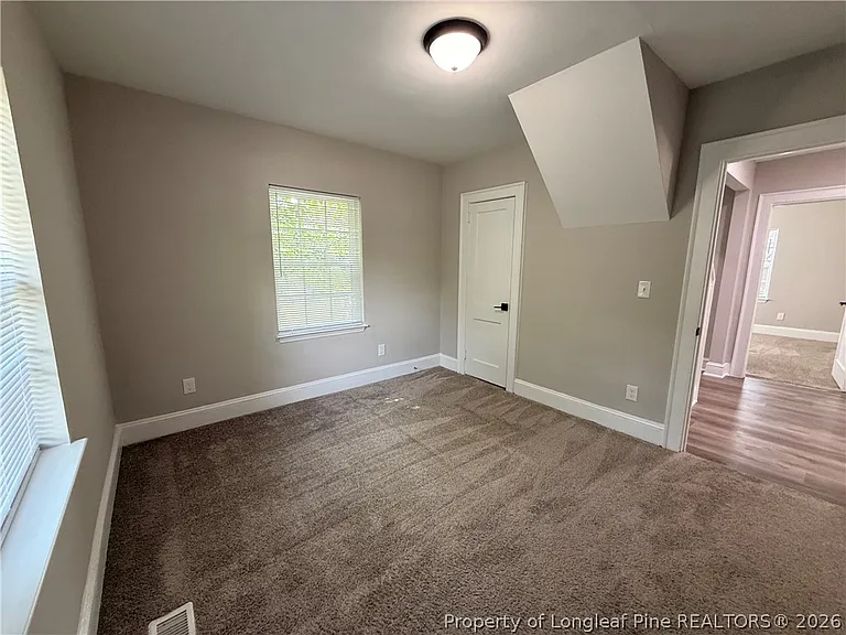 122 Kensington Cir — Photo 8