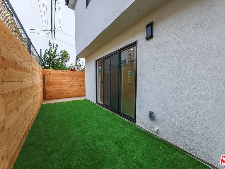1525 S Carmelina Ave #1527-1/2 — Photo 8