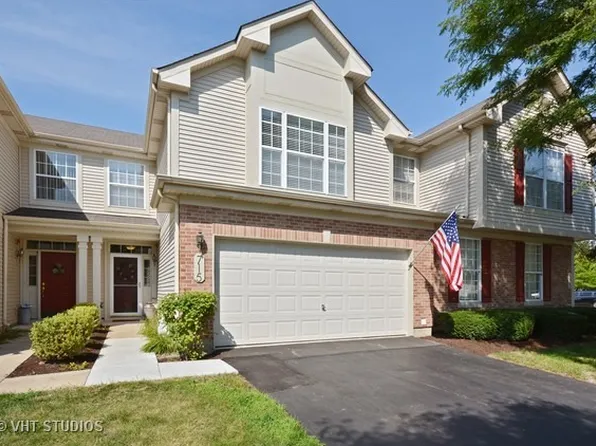 715 Riding Ln, Saint Charles, IL 60174
