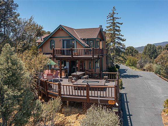 5th image of 352 Lookout Dr