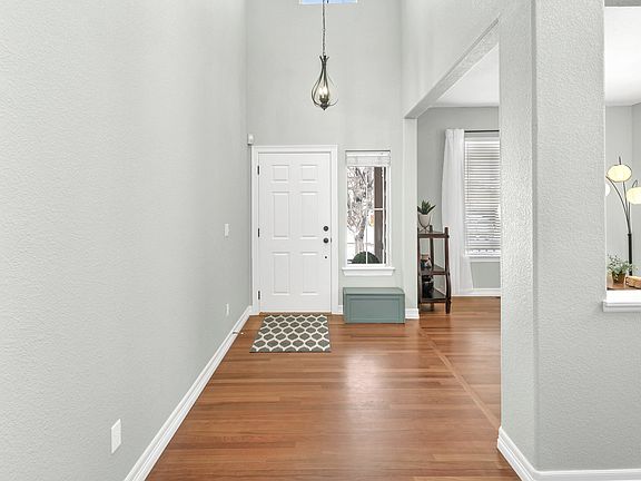 4th image of 619 Folklore Ave