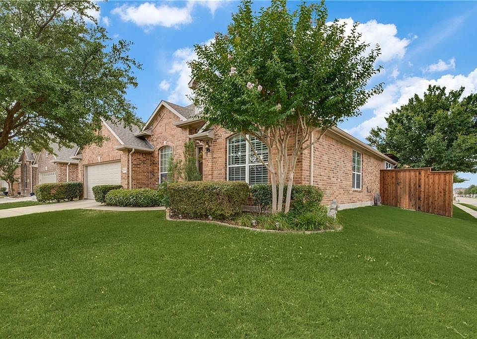 1st image of 2600 Longbow Dr