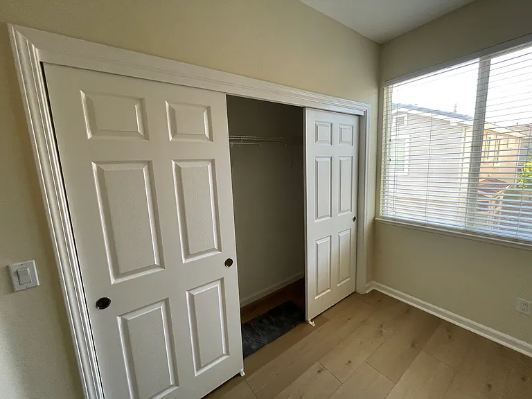 Bedroom - 2 closet