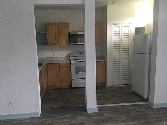 3rd image of 2120 Barrancas Ave #C