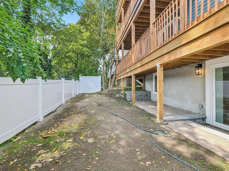 32-34 Larch St — Photo 32
