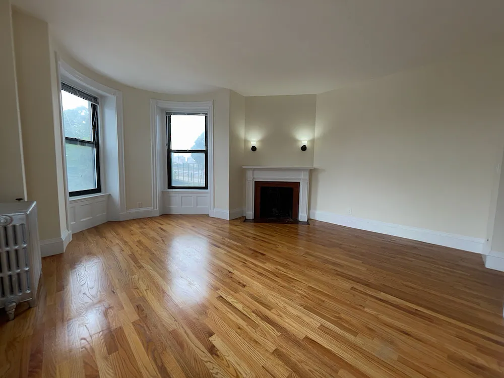 1 bed, 999 sqft, $3,200 — Photo 1