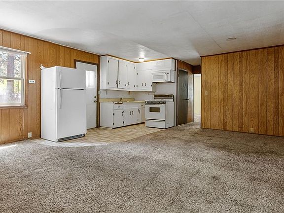 5th image of 381 Mountainaire Ln