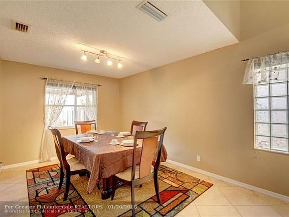 5th image of 6346 NW 39th St