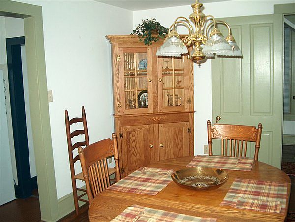 2nd image of 622 New St