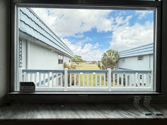 3rd image of 323 Tuscany Ln #323