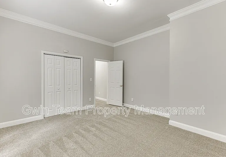 9345 Riverclub Pkwy — Photo 38