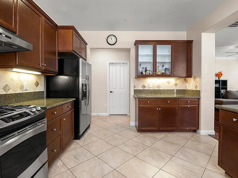 10667 Golden Willow Trl #150 — Photo 17