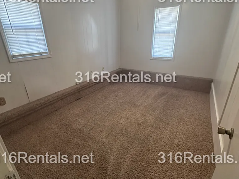 2305 S Topeka Ave — Photo 7