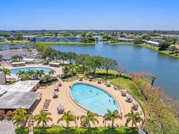 118 Sheffield E, West Palm Beach, FL 33417