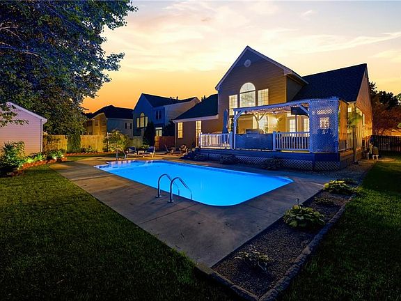 2nd image of 2557 Belmont Stakes Dr