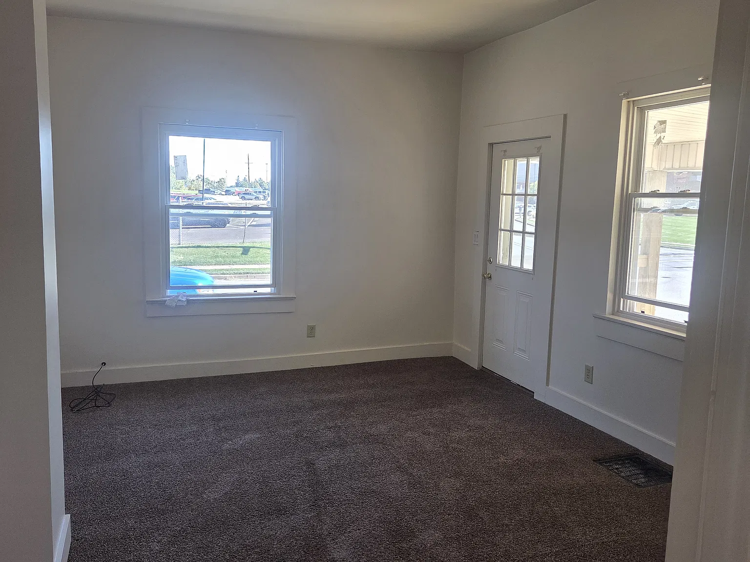 4 bed, 1380 sqft, $1,200 — Photo 2