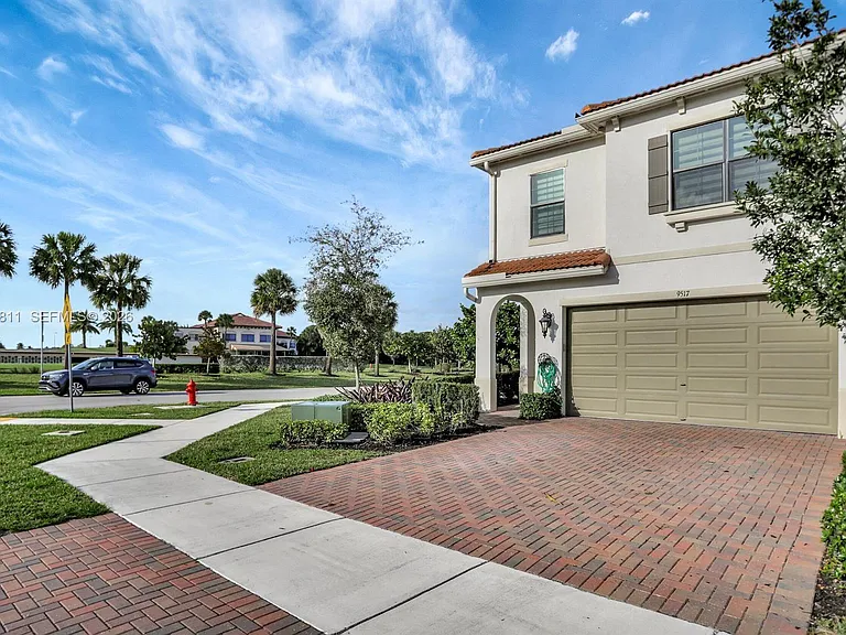 9517 Glider Way — Photo 3