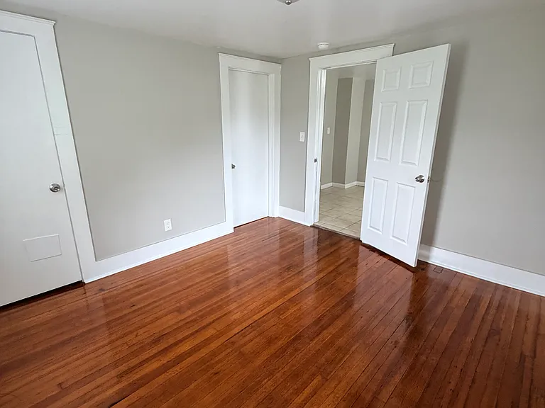 18 Maple St — Photo 9