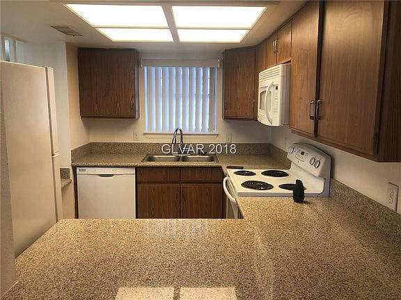 3rd image of 3823 S Maryland Pkwy Unit R6