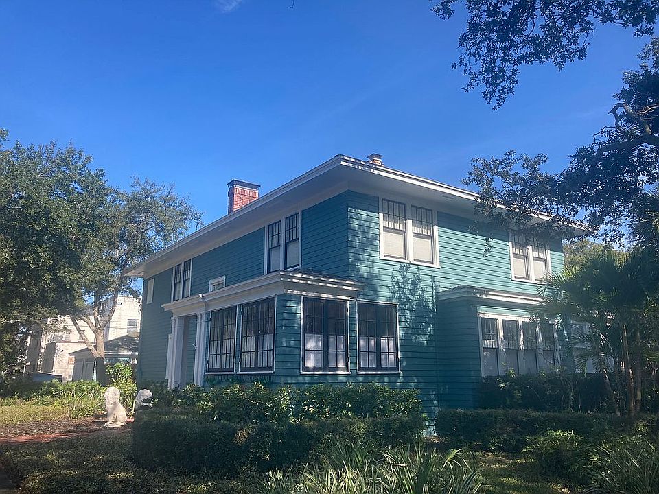 1st image of 1001 1st St NE