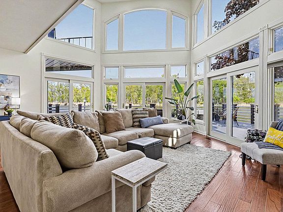 3rd image of 2309 Riverside Pointe Dr