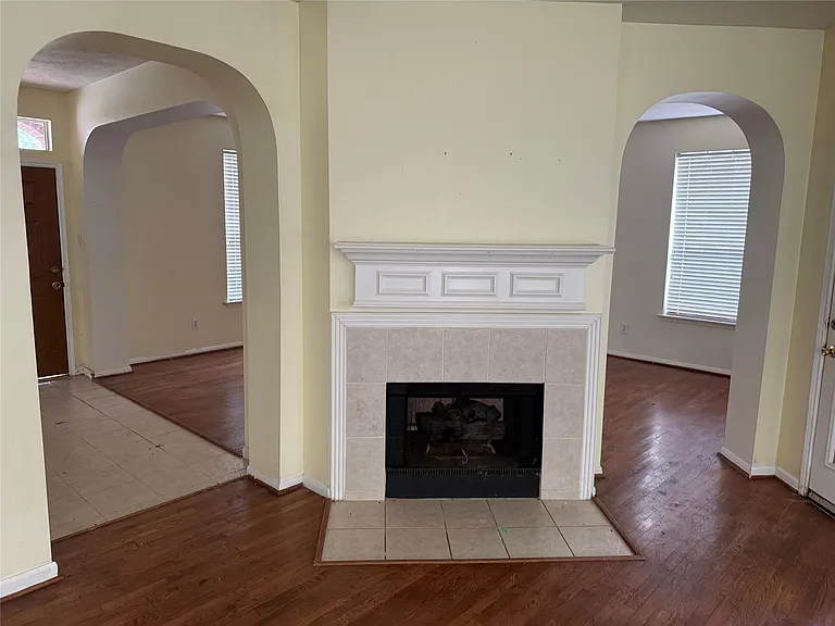 2511 Pine Shadows Dr — Photo 3