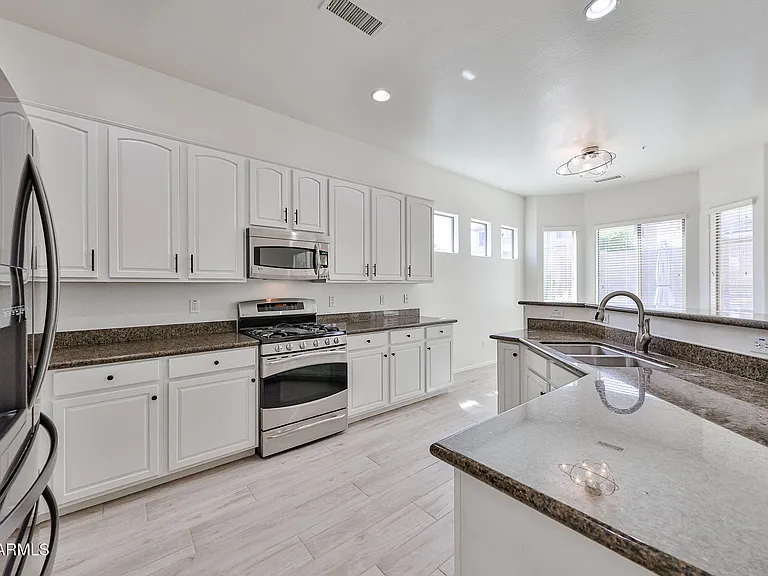 30870 N 125th Dr — Photo 12