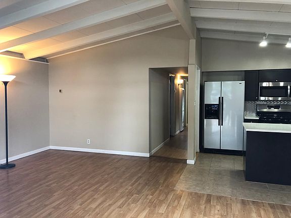 3rd image of 727 Lakechime Dr