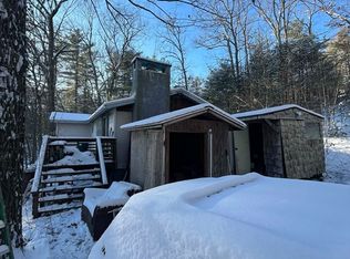 207 Shoreline Dr, West Brookfield, MA 01585