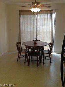 3rd image of 5475 Millwood Ln APT B