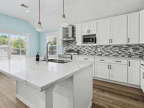 4th image of 3301 County Road 3479b