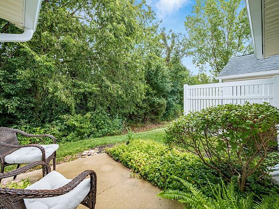 3rd image of 8063 Kingfisher Ln