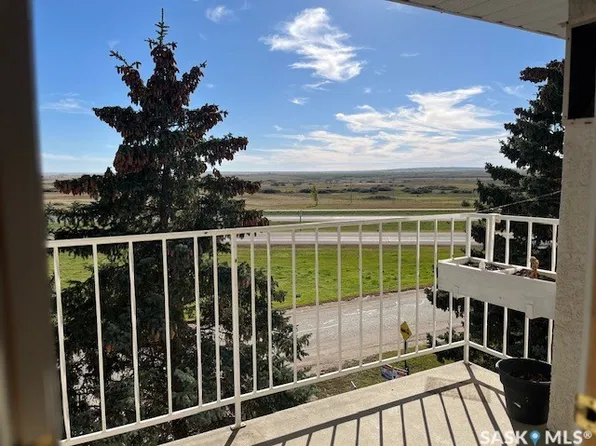 305 1st Avenue #102, Caronport, SK S0H 0S0