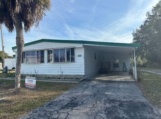35951 Cherry Ave, Grand Island, FL 32735