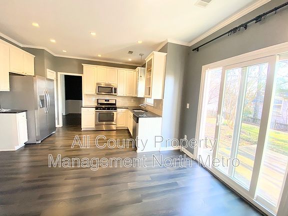 3rd image of 11855 Leeward Walk Cir