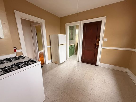 3rd image of 252 Huntington St #3B