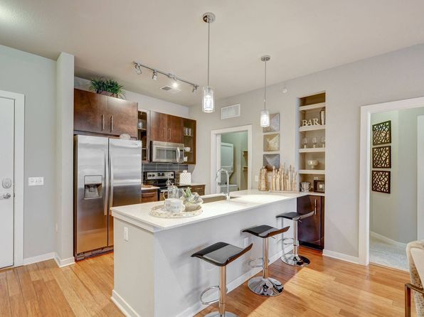 1975 19th St APT 2066