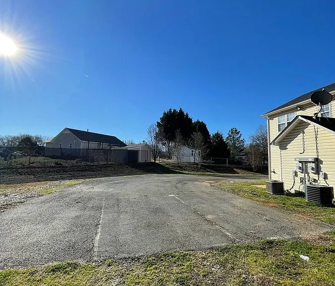 610 Piper Ct #A — Photo 4