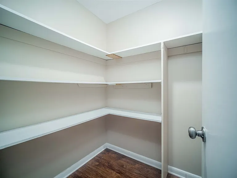 Holiday Meadows Apartments — Photo 19