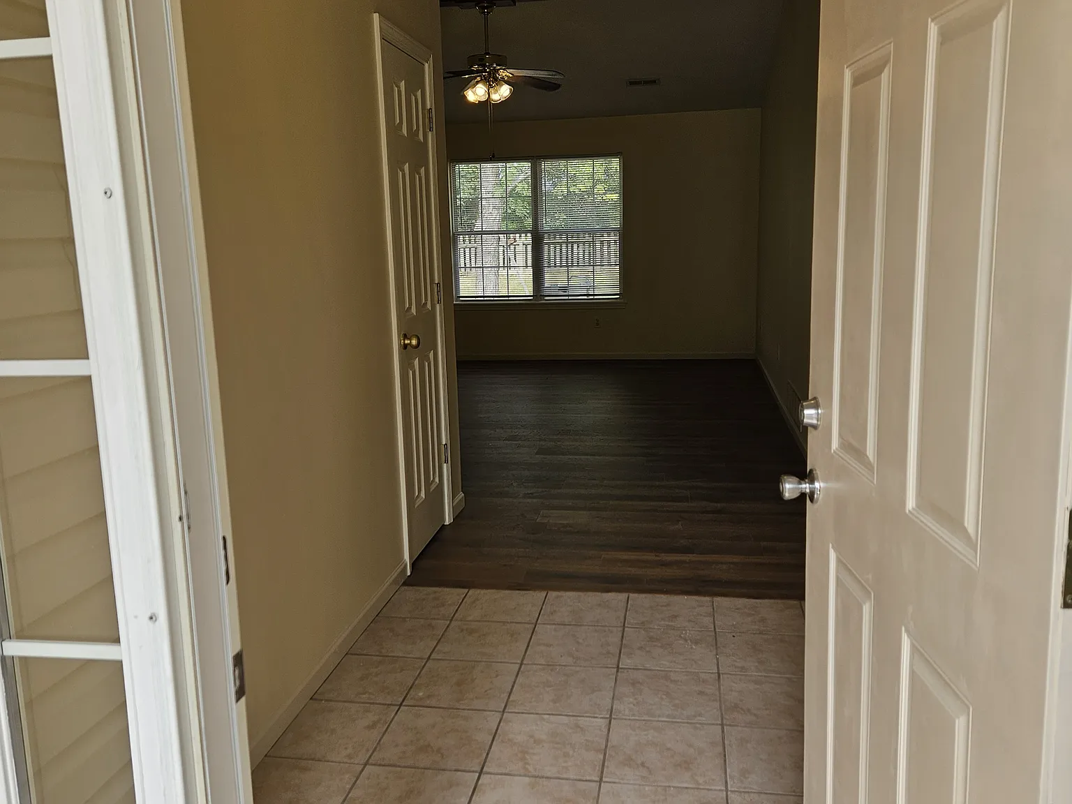 3 bed, 1345 sqft, $1,700 — Photo 2