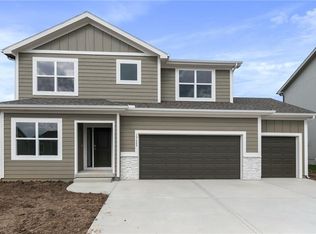 19608 W 196th St, Spring Hill, KS 66083