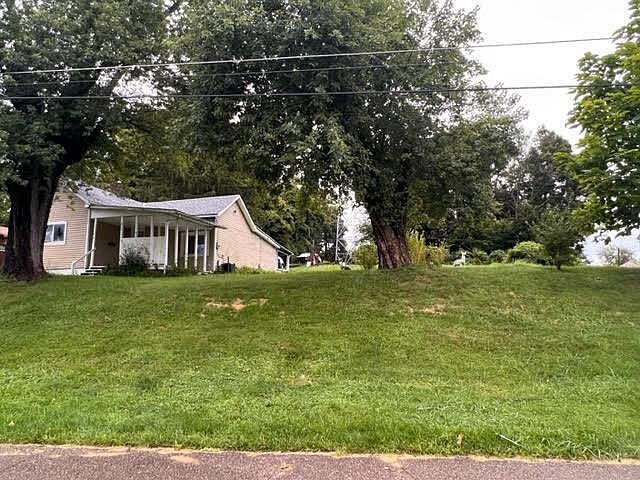 1st image of 812 Warwick Ave