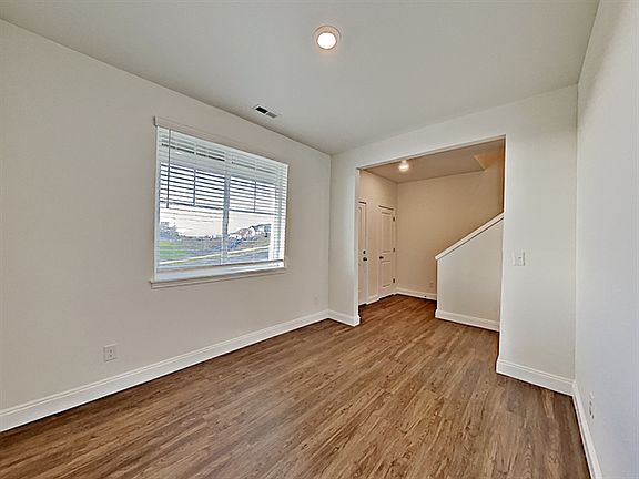 3rd image of 6906 35th St NE
