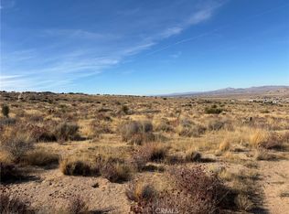 21 Luna Mountain Rd, Apple Valley, CA 92308