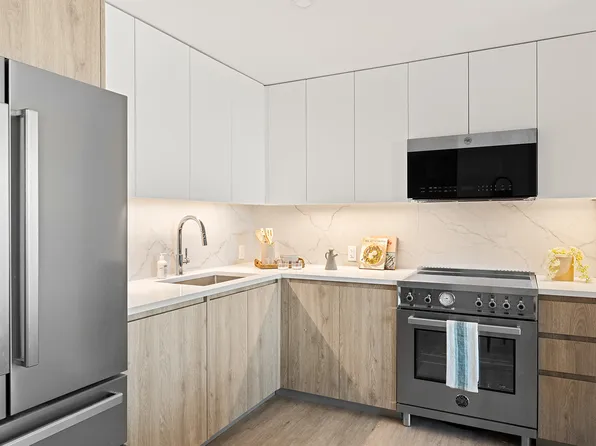 532 Neptune Avenue image 3 of 22