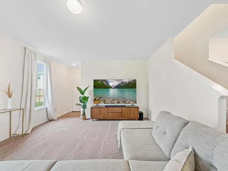 10643 W Military Dr #33 — Photo 3
