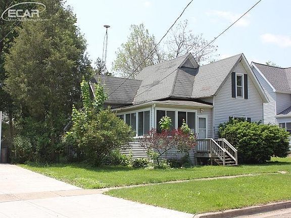 3rd image of 607 W Brand St